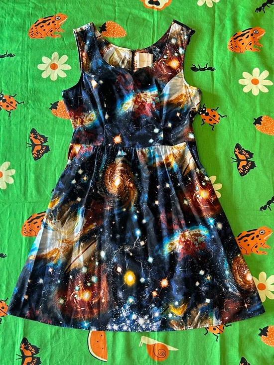 Modcloth Dresses & Skirts - Modcloth Heart & Solar System Dress NWOT